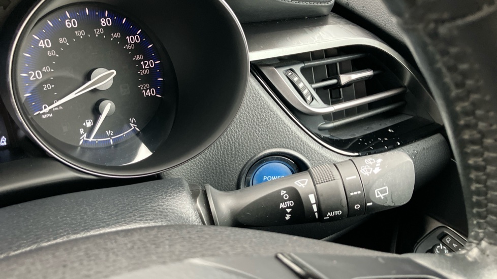 Toyota C-HR 2.0 Hybrid Design 5dr CVT Hybrid Hatchback - Image 32