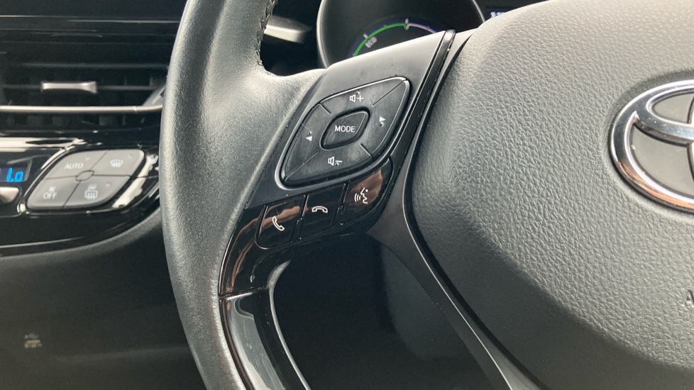 Toyota C-HR 2.0 Hybrid Design 5dr CVT Hybrid Hatchback - Image 34