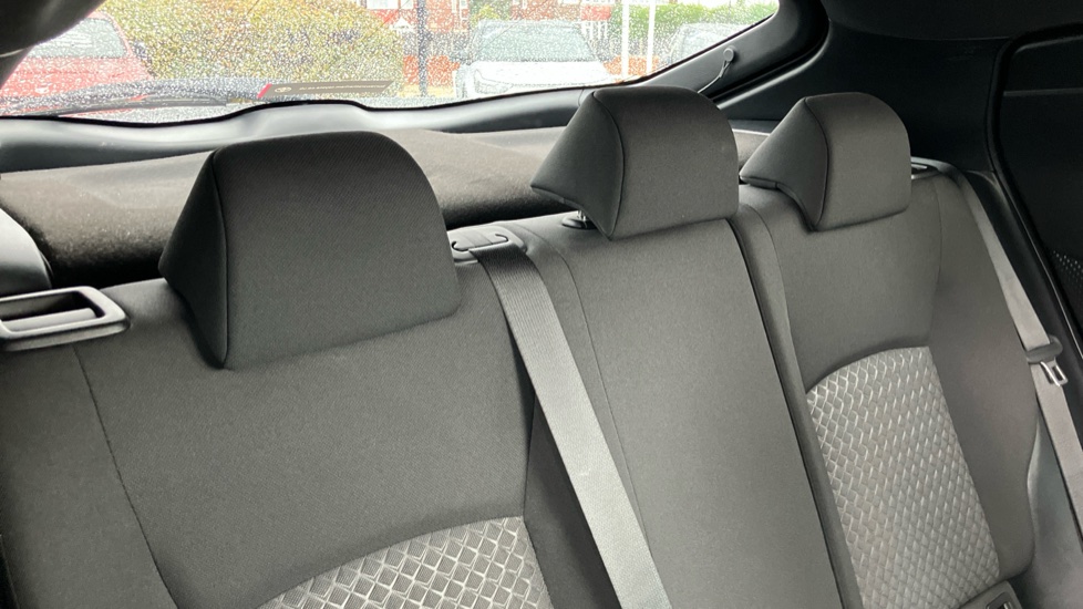 Toyota C-HR 2.0 Hybrid Design 5dr CVT Hybrid Hatchback - Image 35