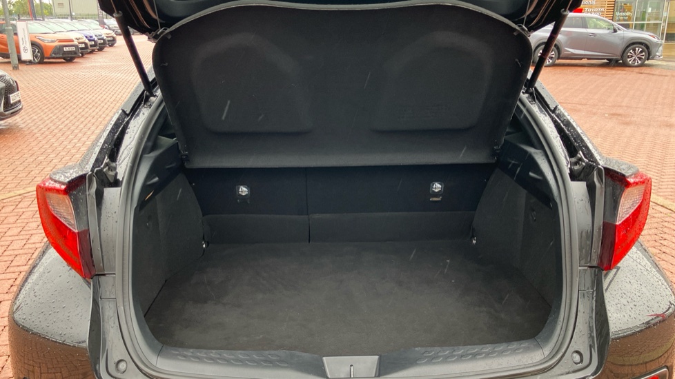 Toyota C-HR 2.0 Hybrid Design 5dr CVT Hybrid Hatchback - Image 46
