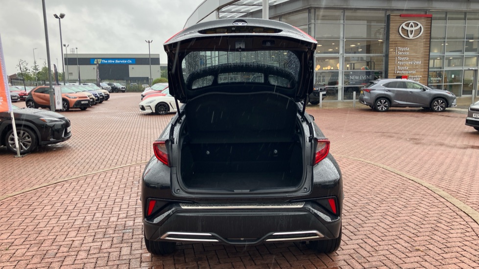 Toyota C-HR 2.0 Hybrid Design 5dr CVT Hybrid Hatchback - Image 47