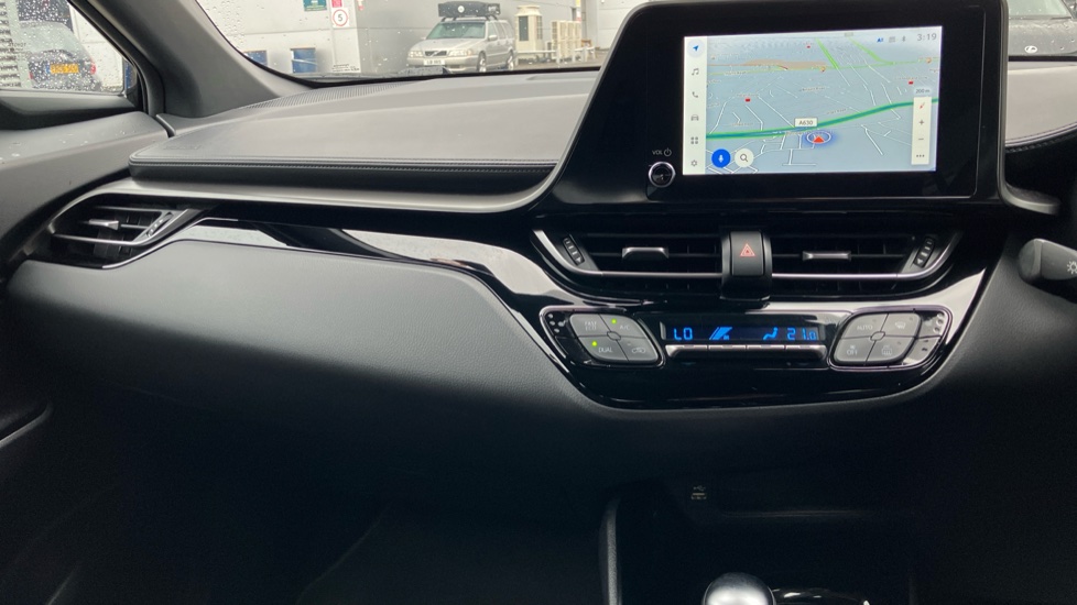 Toyota C-HR 2.0 Hybrid Design 5dr CVT Hybrid Hatchback - Image 56