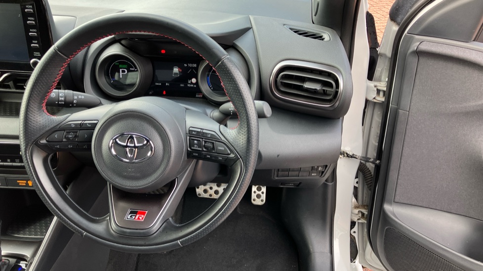 Toyota Yaris 1.5 Hybrid GR Sport 5dr CVT Hybrid Hatchback - Image 10