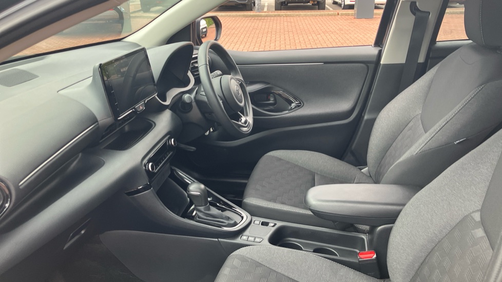 Toyota Yaris 1.5 Hybrid Design 5dr CVT Hybrid Hatchback - Image 5