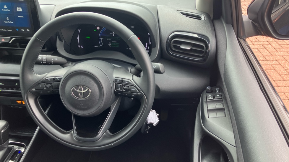Toyota Yaris 1.5 Hybrid Design 5dr CVT Hybrid Hatchback - Image 10