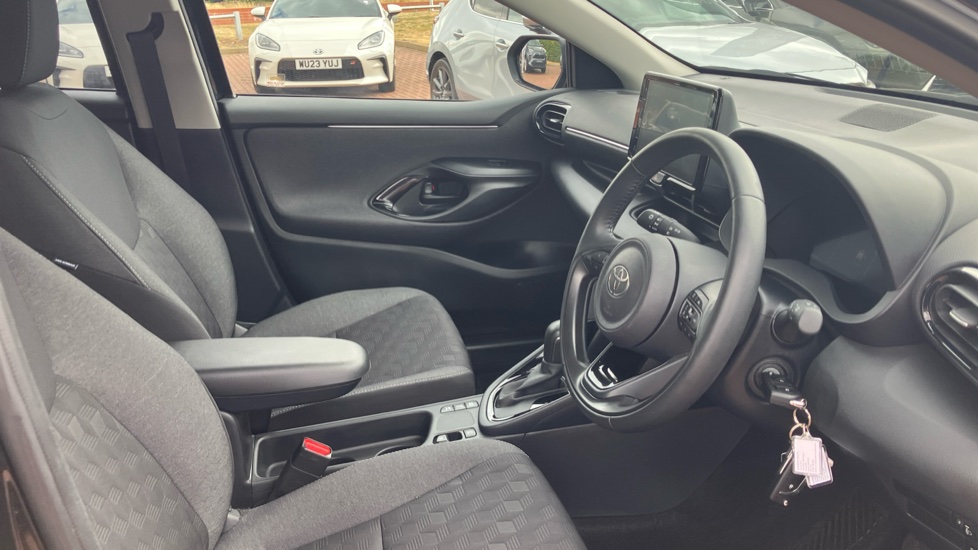 Toyota Yaris 1.5 Hybrid Design 5dr CVT Hybrid Hatchback - Image 12