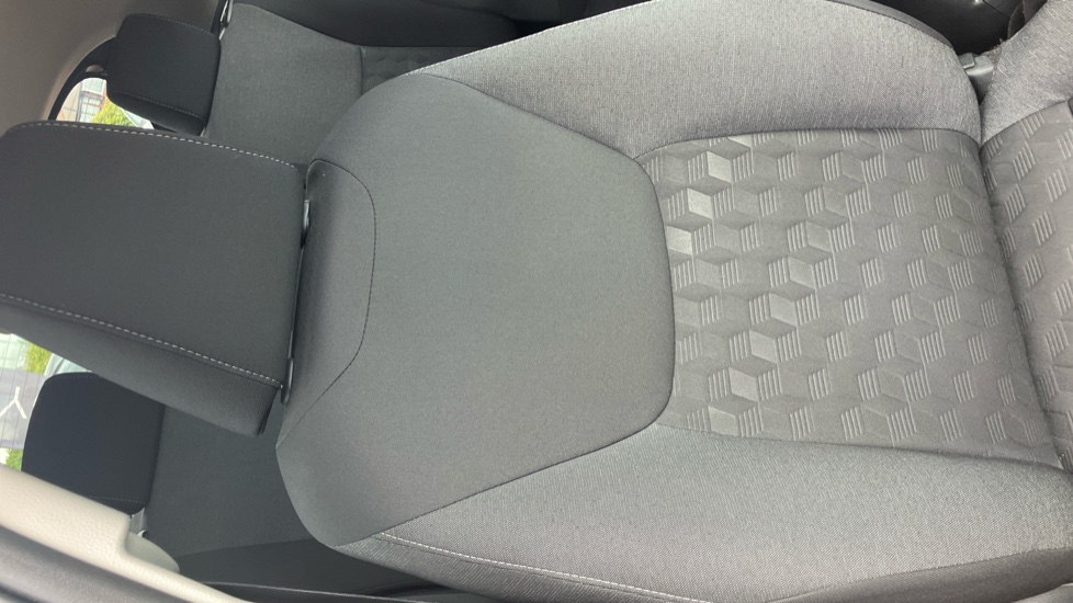 Toyota Yaris 1.5 Hybrid Design 5dr CVT Hybrid Hatchback - Image 14