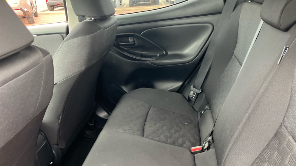 Toyota Yaris 1.5 Hybrid Design 5dr CVT Hybrid Hatchback - Image 15