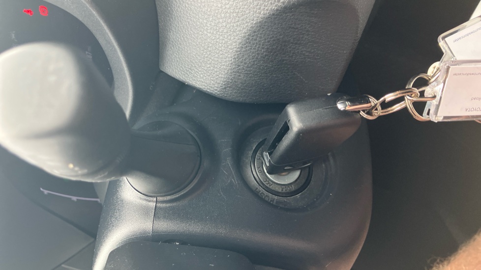 Toyota Yaris 1.5 Hybrid Design 5dr CVT Hybrid Hatchback - Image 16
