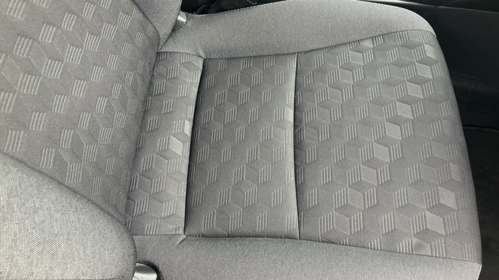 Toyota Yaris 1.5 Hybrid Design 5dr CVT Hybrid Hatchback - Image 17