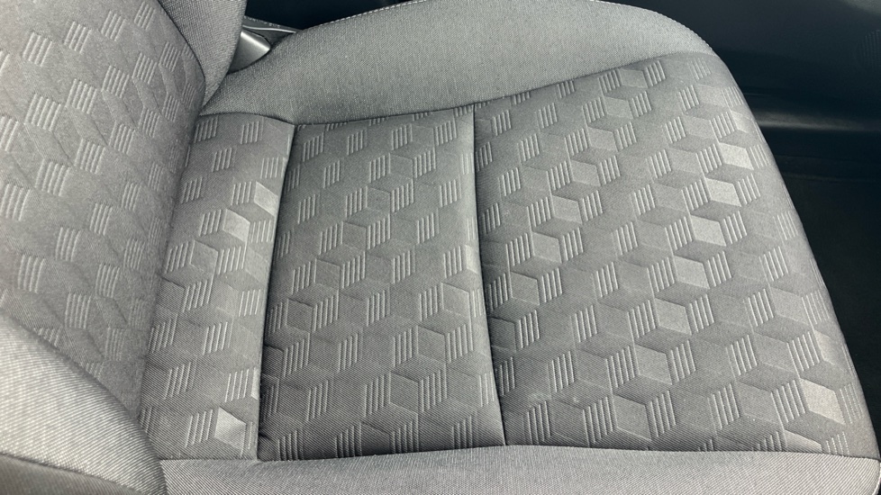 Toyota Yaris 1.5 Hybrid Design 5dr CVT Hybrid Hatchback - Image 27