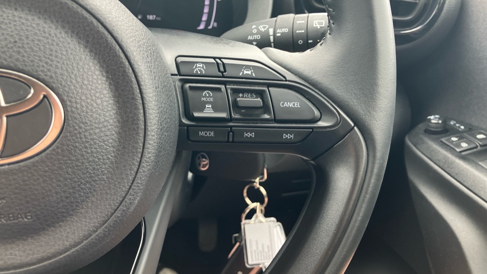 Toyota Yaris 1.5 Hybrid Design 5dr CVT Hybrid Hatchback - Image 29