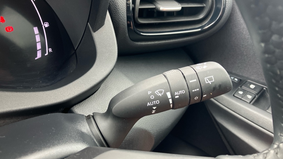 Toyota Yaris 1.5 Hybrid Design 5dr CVT Hybrid Hatchback - Image 32