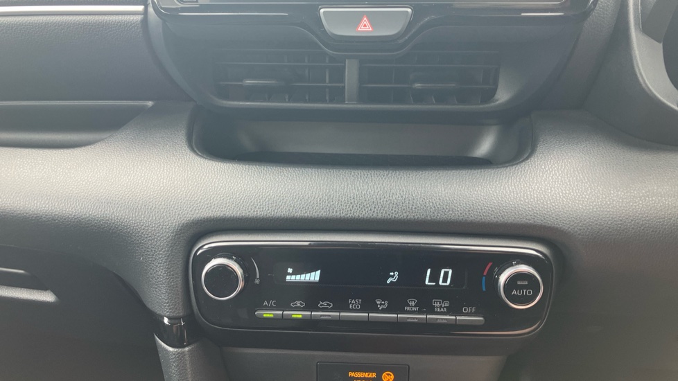 Toyota Yaris 1.5 Hybrid Design 5dr CVT Hybrid Hatchback - Image 33