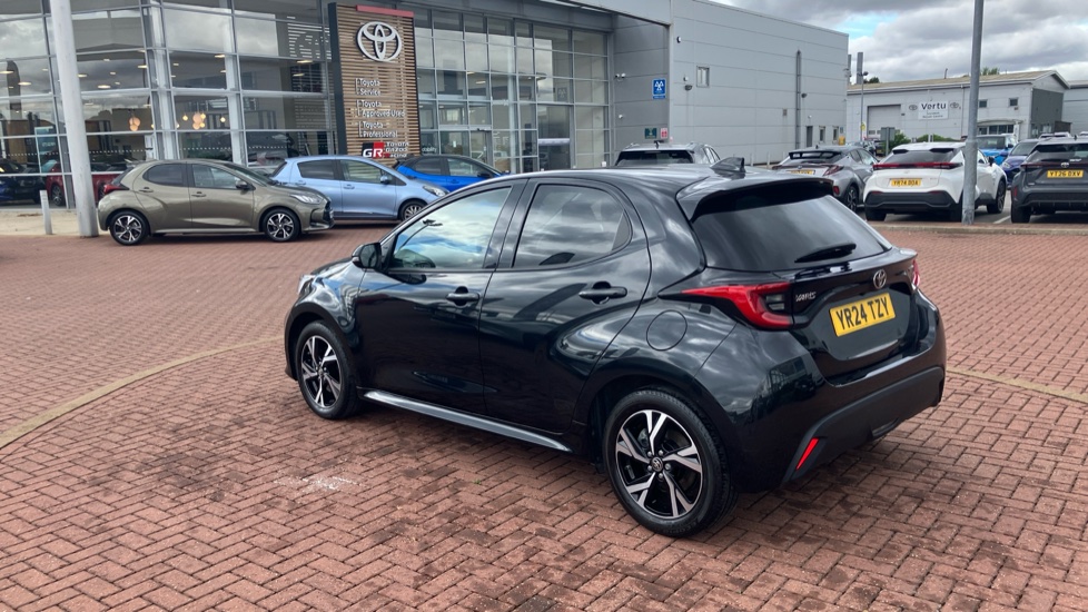 Toyota Yaris 1.5 Hybrid Design 5dr CVT Hybrid Hatchback - Image 51