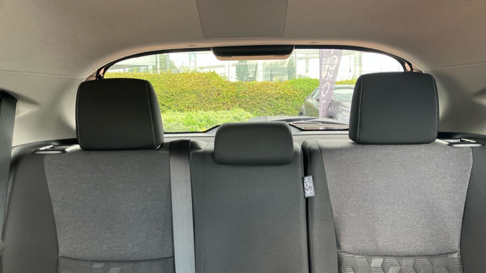 Toyota Yaris 1.5 Hybrid Design 5dr CVT Hybrid Hatchback - Image 60