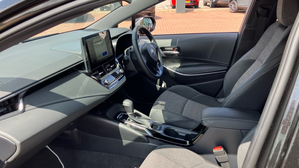 Toyota Corolla 1.8 Hybrid Design 5dr CVT Hybrid Estate - Image 5