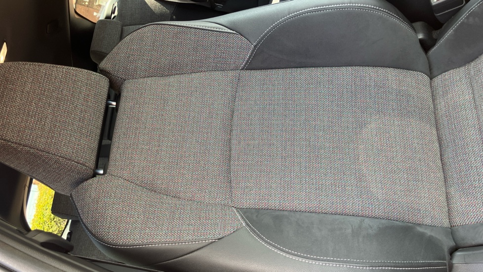 Toyota Corolla 1.8 Hybrid Design 5dr CVT Hybrid Estate - Image 14