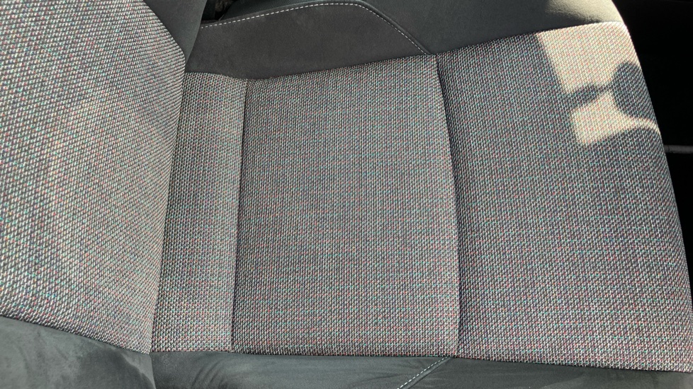 Toyota Corolla 1.8 Hybrid Design 5dr CVT Hybrid Estate - Image 17
