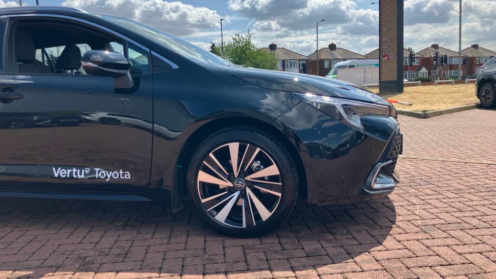 Toyota Corolla 1.8 Hybrid Design 5dr CVT Hybrid Estate - Image 25