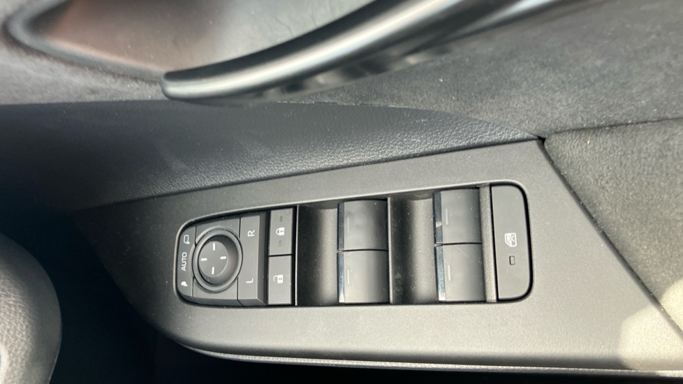 Toyota C-HR 2.0 PHEV GR Sport 5dr CVT Hatchback - Image 31
