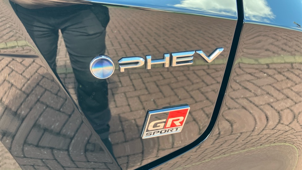 Toyota C-HR 2.0 PHEV GR Sport 5dr CVT Hatchback - Image 51