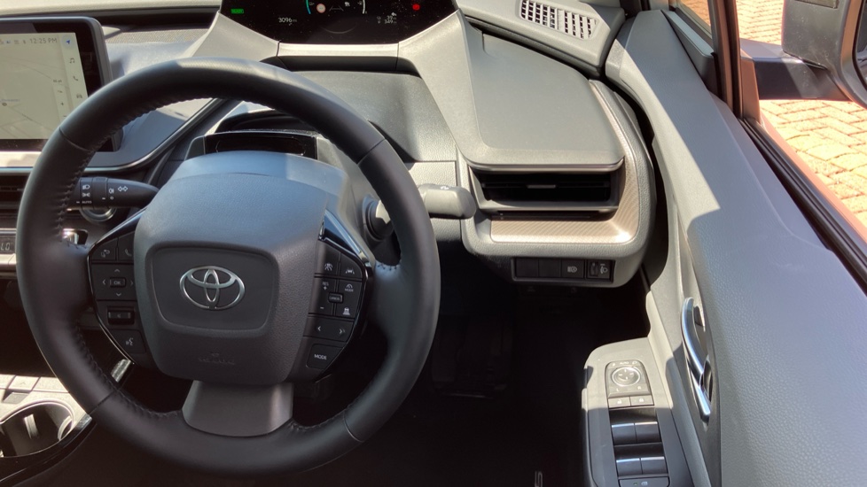 Toyota Prius 2.0 PHEV Design 5dr CVT Hatchback - Image 10