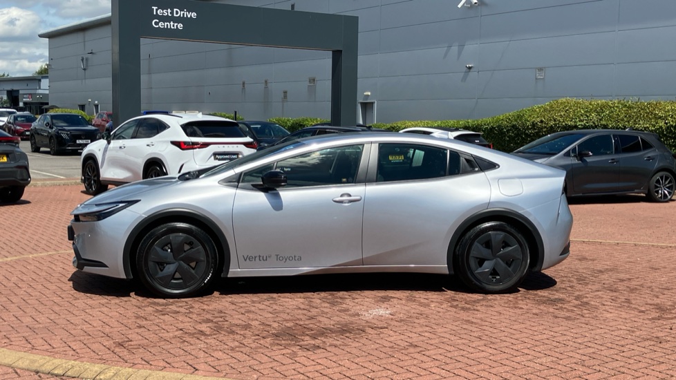 Toyota Prius 2.0 PHEV Design 5dr CVT Hatchback - Image 24