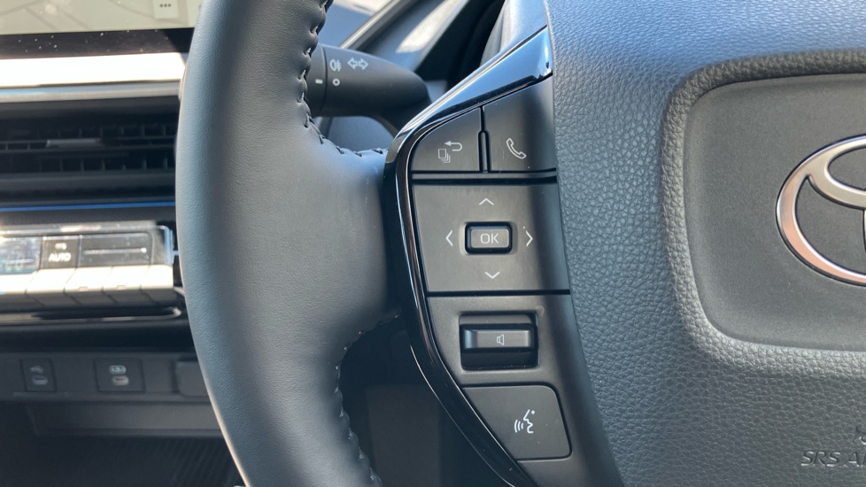 Toyota Prius 2.0 PHEV Design 5dr CVT Hatchback - Image 34