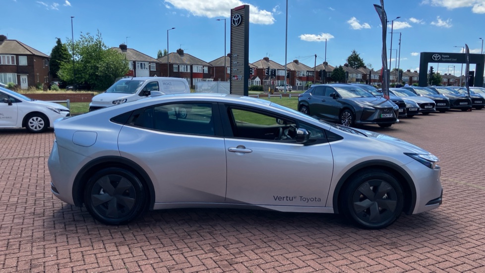 Toyota Prius 2.0 PHEV Design 5dr CVT Hatchback - Image 44