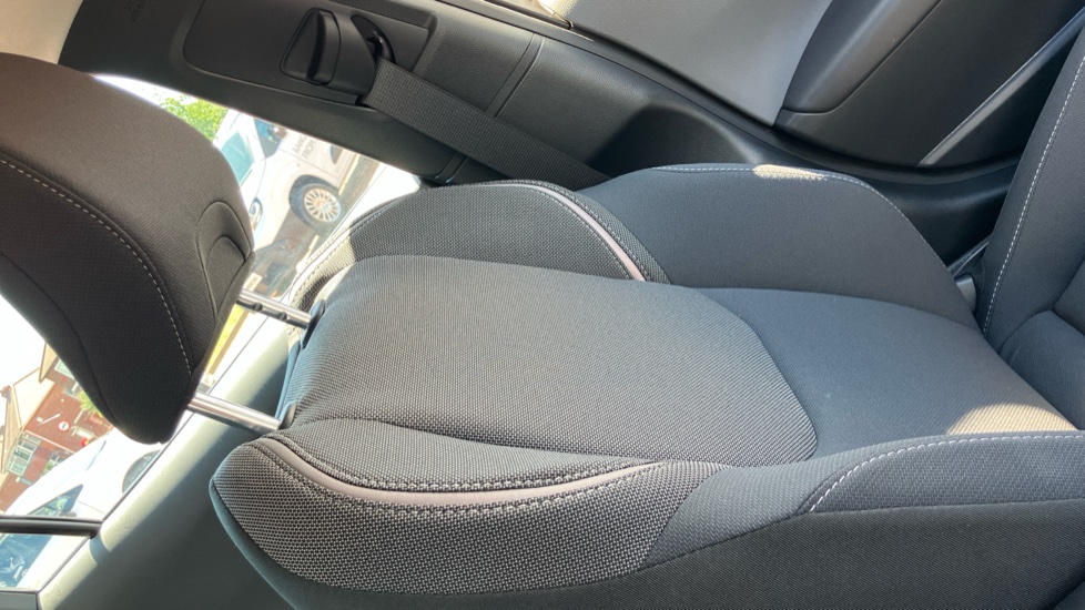 Toyota Prius 2.0 PHEV Design 5dr CVT Hatchback - Image 51