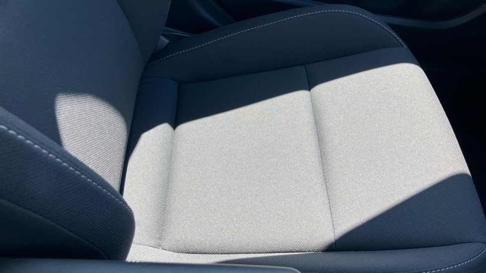 Toyota Prius 2.0 PHEV Design 5dr CVT Hatchback - Image 52