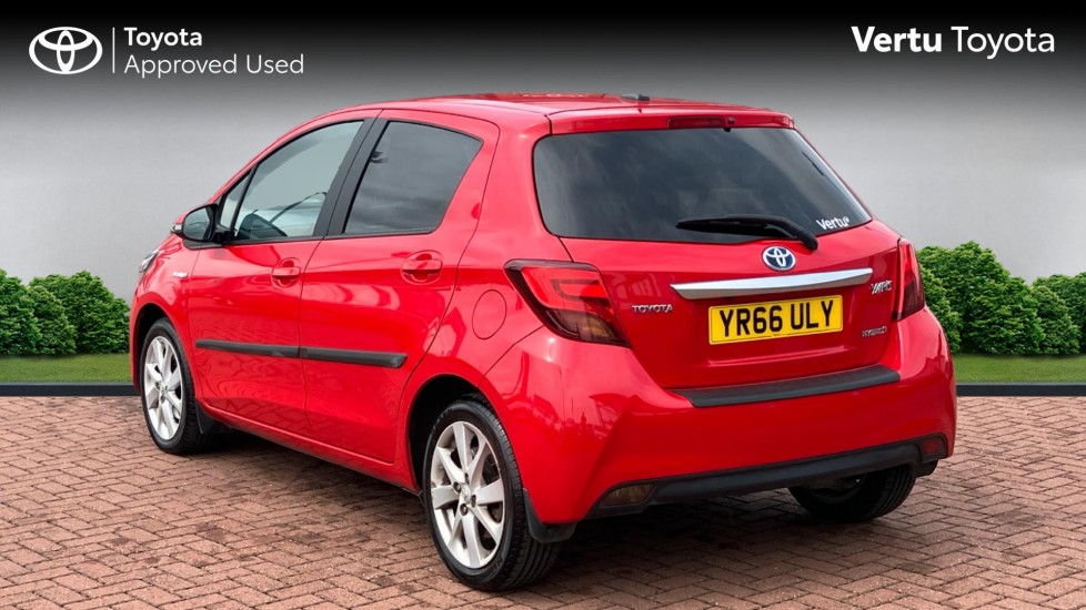 Toyota Yaris 1.5 Hybrid Excel 5dr CVT Hybrid Hatchback - Image 4
