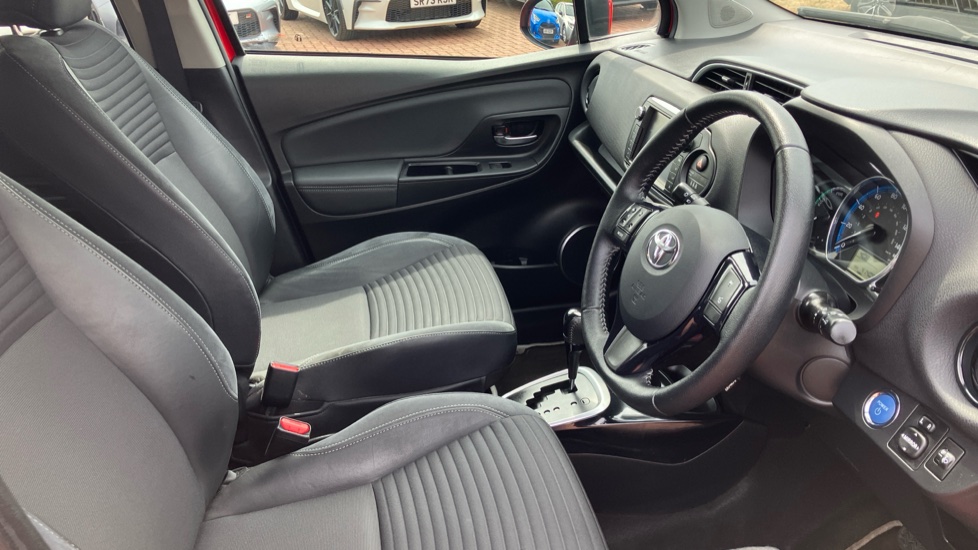 Toyota Yaris 1.5 Hybrid Excel 5dr CVT Hybrid Hatchback - Image 12