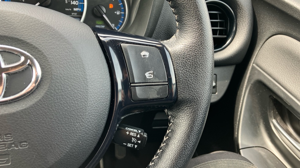 Toyota Yaris 1.5 Hybrid Excel 5dr CVT Hybrid Hatchback - Image 29