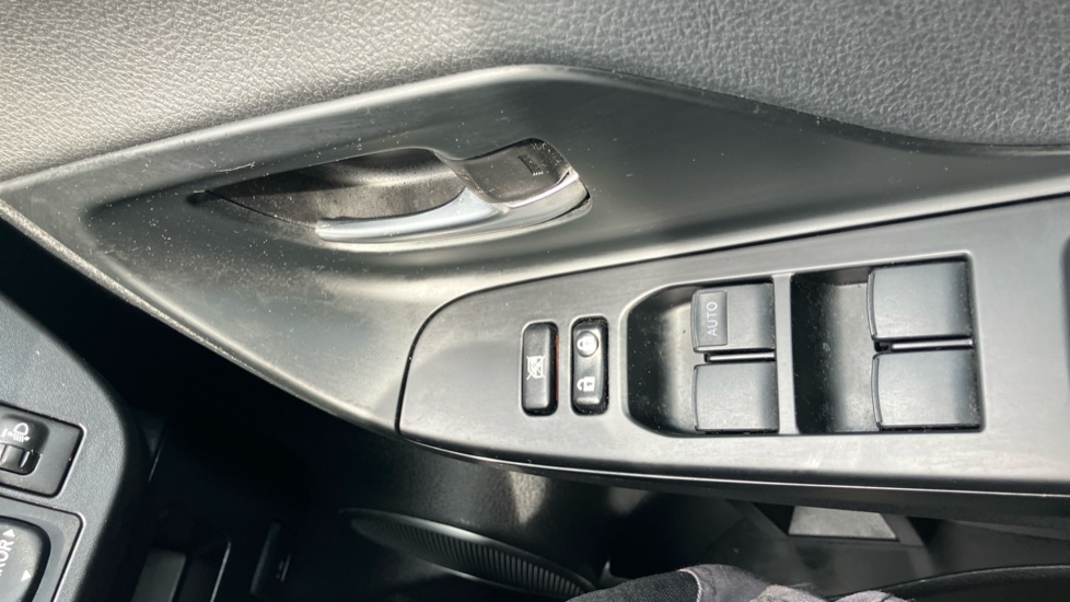 Toyota Yaris 1.5 Hybrid Excel 5dr CVT Hybrid Hatchback - Image 30