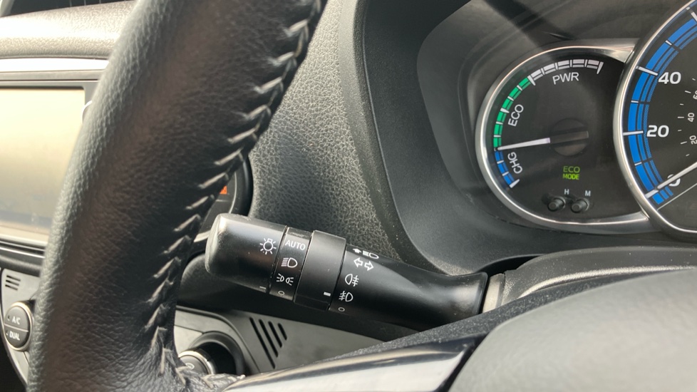 Toyota Yaris 1.5 Hybrid Excel 5dr CVT Hybrid Hatchback - Image 31