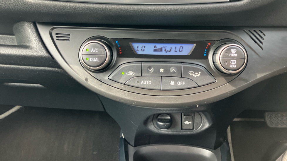Toyota Yaris 1.5 Hybrid Excel 5dr CVT Hybrid Hatchback - Image 33