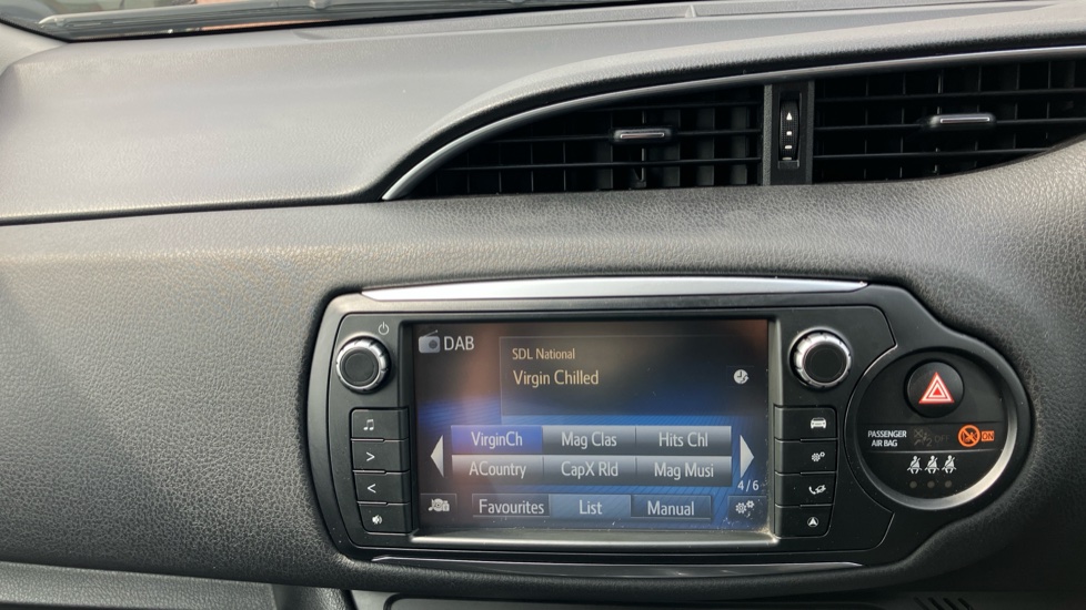 Toyota Yaris 1.5 Hybrid Excel 5dr CVT Hybrid Hatchback - Image 41