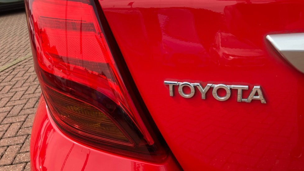 Toyota Yaris 1.5 Hybrid Excel 5dr CVT Hybrid Hatchback - Image 54