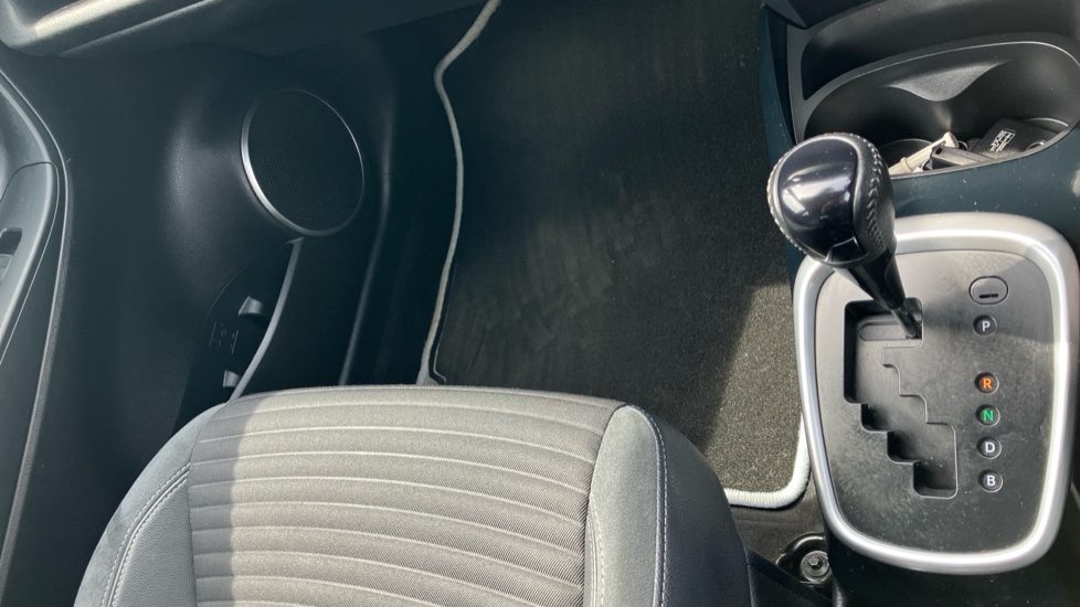 Toyota Yaris 1.5 Hybrid Excel 5dr CVT Hybrid Hatchback - Image 58
