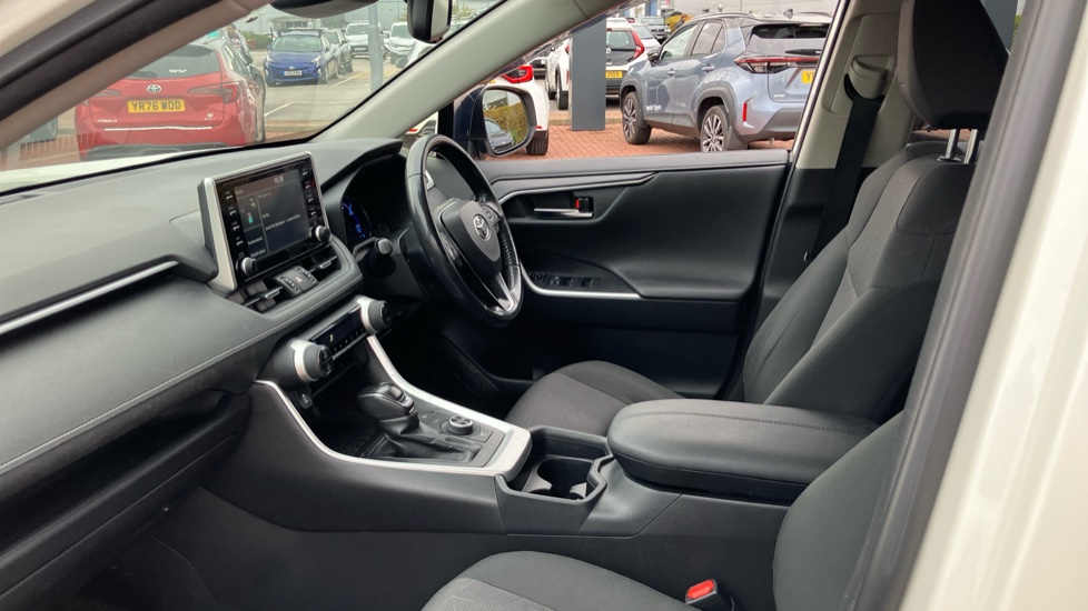 Toyota RAV4 2.5 VVT-i Hybrid Design 5dr CVT Hybrid Estate - Image 5