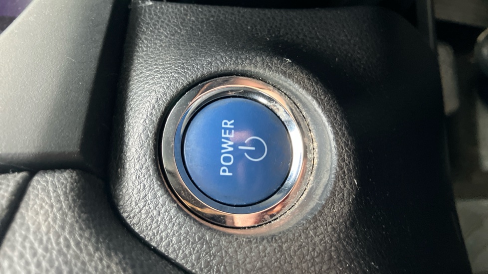 Toyota RAV4 2.5 VVT-i Hybrid Design 5dr CVT Hybrid Estate - Image 16