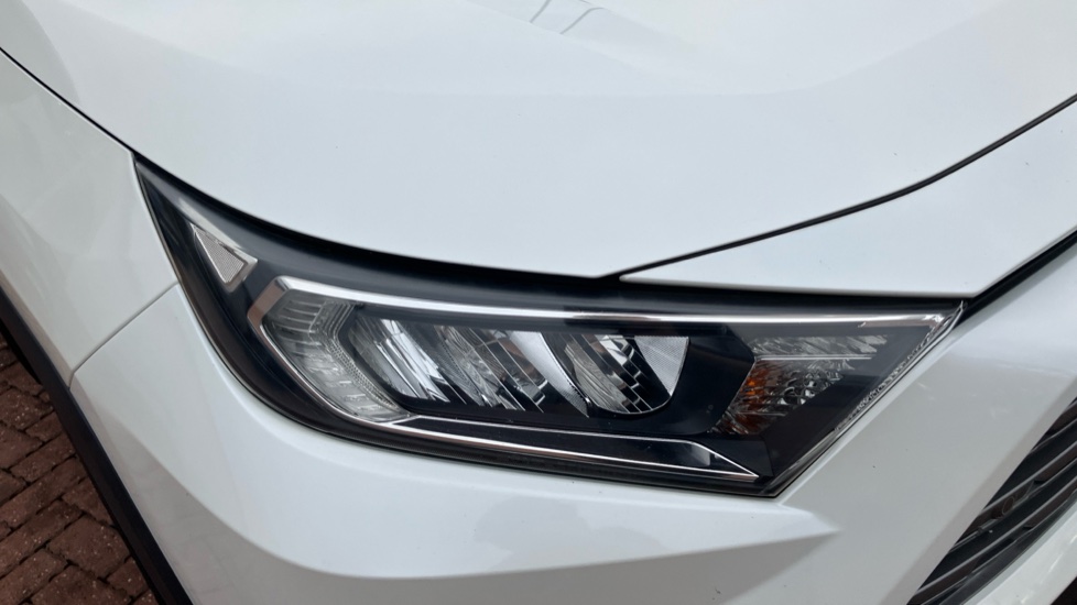 Toyota RAV4 2.5 VVT-i Hybrid Design 5dr CVT Hybrid Estate - Image 20