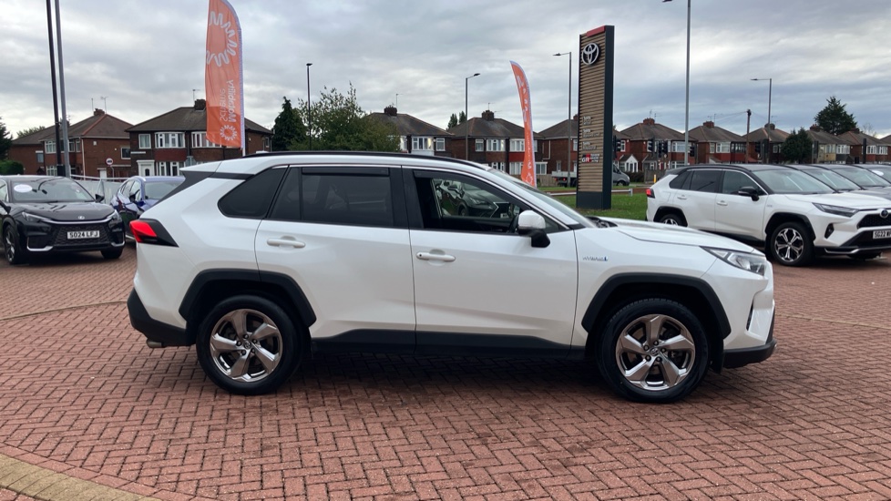 Toyota RAV4 2.5 VVT-i Hybrid Design 5dr CVT Hybrid Estate - Image 23
