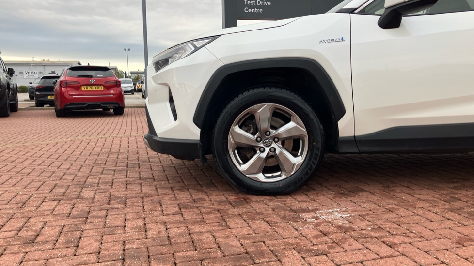 Toyota RAV4 2.5 VVT-i Hybrid Design 5dr CVT Hybrid Estate - Image 25