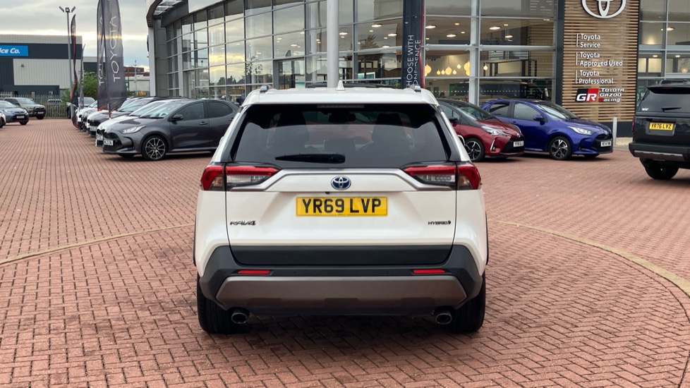 Toyota RAV4 2.5 VVT-i Hybrid Design 5dr CVT Hybrid Estate - Image 26
