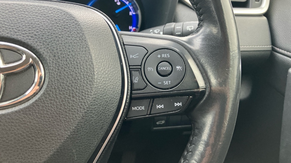 Toyota RAV4 2.5 VVT-i Hybrid Design 5dr CVT Hybrid Estate - Image 29