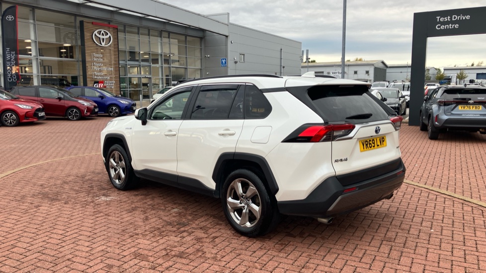 Toyota RAV4 2.5 VVT-i Hybrid Design 5dr CVT Hybrid Estate - Image 50