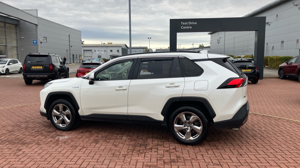 Toyota RAV4 2.5 VVT-i Hybrid Design 5dr CVT Hybrid Estate - Image 51